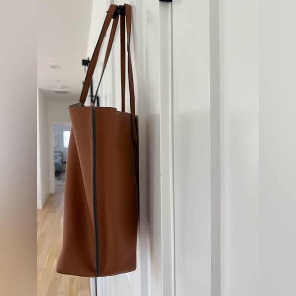 Tory Burch Perry Leather Tote - Picture 3 of 10